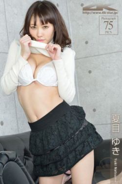 美女被挠脚心